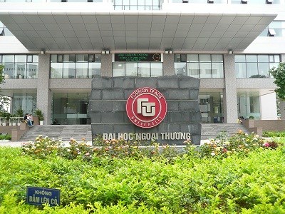 SAI PHẠM Ở ĐẠI HỌC NGOẠI THƯƠNG HÀ NỘI:
Hiệu trưởng Bùi Anh Tuấn cần phải thực hiện chỉ đạo của cấp trên
(XIN MỜI XEM TIN ĐẦY ĐỦ TRONG LOẠT BÀI VIẾT NÀY TẠI MỤC: TIN TỨC - SỰ KIỆN)